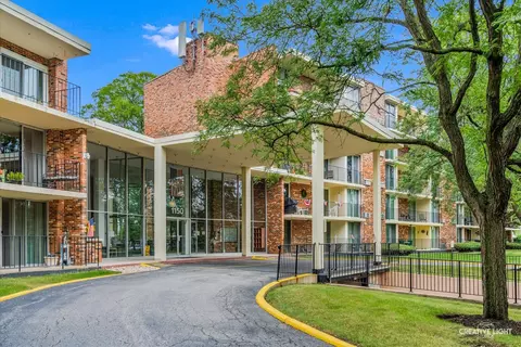 1150 E Jackson St #2J, Lombard, IL 60148