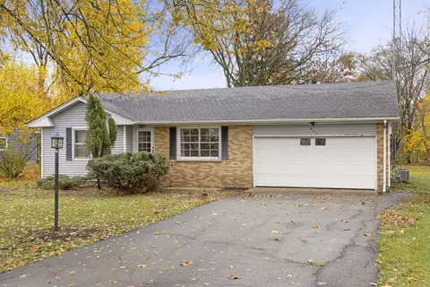 840 Whitlock Ave, Aurora, IL 60506 photo 2