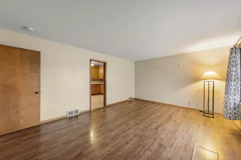 840 Whitlock Ave, Aurora, IL 60506 photo 3
