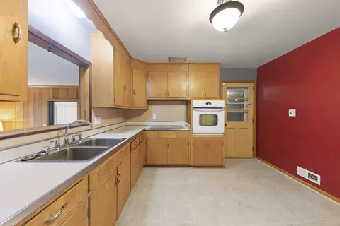 840 Whitlock Ave, Aurora, IL 60506 photo 14