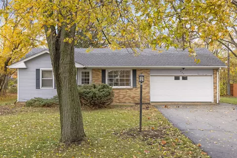 840 Whitlock Ave, Aurora, IL 60506