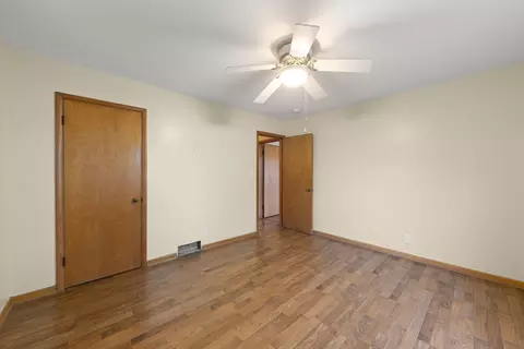 840 Whitlock Ave, Aurora, IL 60506 photo 8