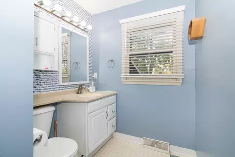 Bath - 505 E Summit St, Normal, IL 61761 photo 2 of 3