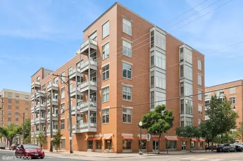 939 W Madison St #205, Chicago, IL 60607