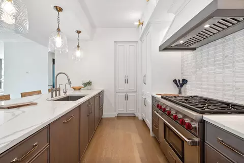 21 E Huron St #1104, Chicago, IL 60611 photo 9