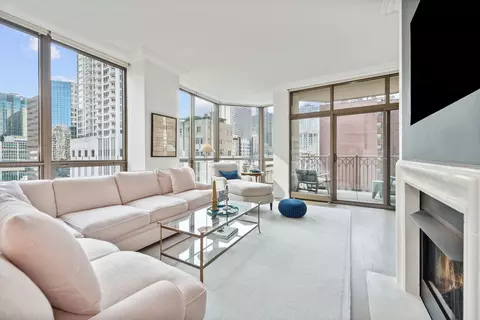 21 E Huron St #1104, Chicago, IL 60611