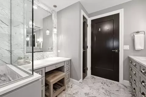 21 E Huron St #1104, Chicago, IL 60611 photo 13