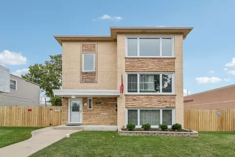 7451 W Seward St, Niles, IL 60714