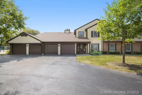 50 Plymouth Ct #201A, Naperville, IL 60565