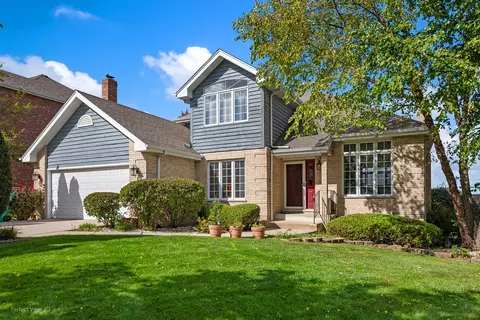 1019 Stirrup Ln, Lemont, IL 60439