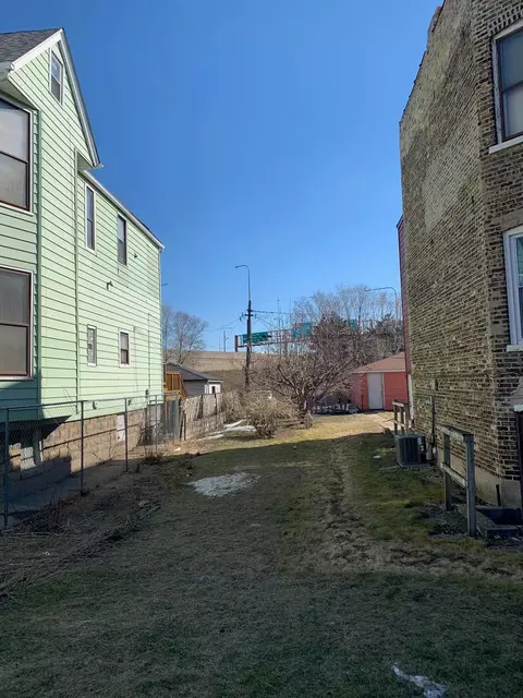 3113 N Kedzie Ave, Chicago, IL 60618