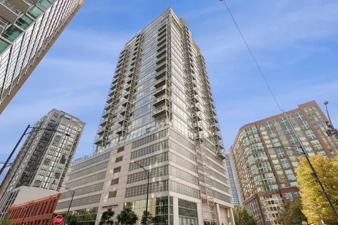 653 N Kingsbury St #1905, Chicago, IL 60654