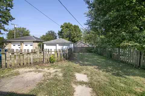 Exterior - 320 Chaney Ave, Crest Hill, IL 60403 photo 3 of 4