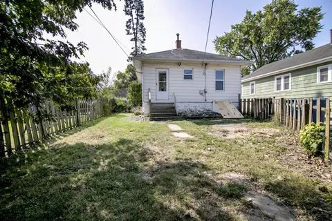 Exterior - 320 Chaney Ave, Crest Hill, IL 60403 photo 4 of 4