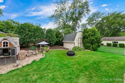 Exterior - 665 Frederick Ln, Hoffman Estates, IL 60169 photo 4 of 6