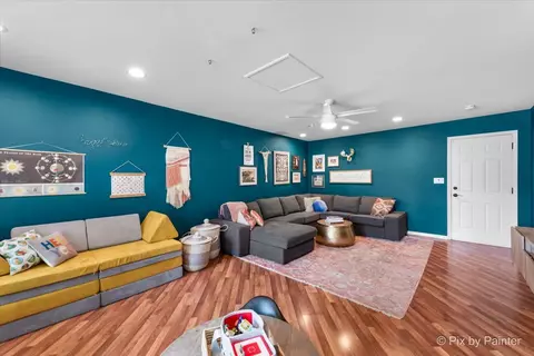 Living - 665 Frederick Ln, Hoffman Estates, IL 60169 photo 1 of 3