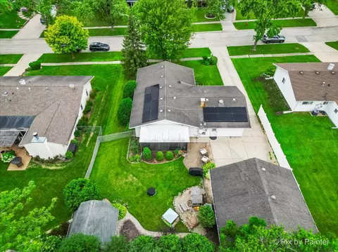 View/Area - 665 Frederick Ln, Hoffman Estates, IL 60169 photo 3 of 6