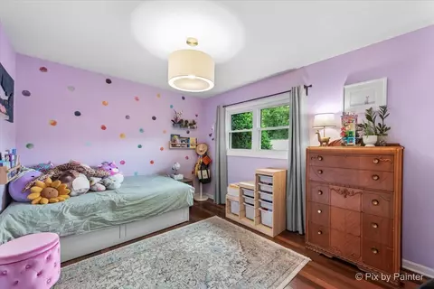Bedroom - 665 Frederick Ln, Hoffman Estates, IL 60169 photo 2 of 3