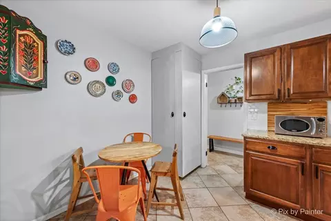 Dining - 665 Frederick Ln, Hoffman Estates, IL 60169 photo 3 of 3