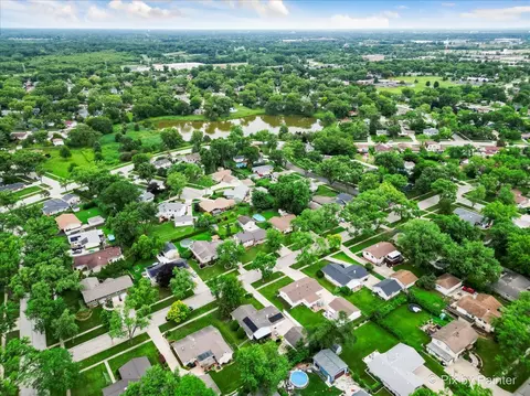View/Area - 665 Frederick Ln, Hoffman Estates, IL 60169 photo 6 of 6