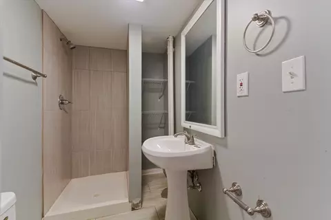 Bath - 456 N Jackson Blvd, Hillside, IL 60162 photo 2 of 2