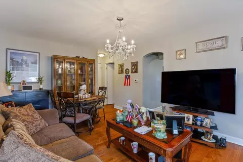 Living - 456 N Jackson Blvd, Hillside, IL 60162 photo 3 of 3