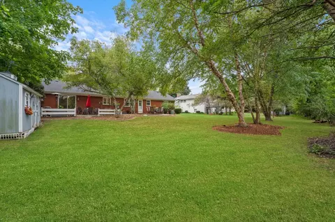 Exterior - 1180 Squire Dr, Aurora, IL 60505 photo 5 of 7