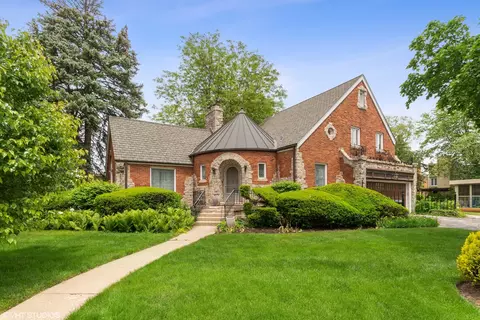 6655 N Sauganash Ave, Lincolnwood, IL 60712