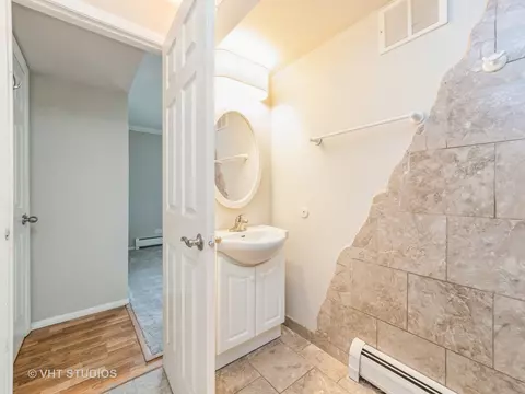 Bath - 520 E Main St #2A, Barrington, IL 60010 photo 2 of 4