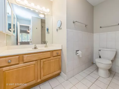 Bath - 520 E Main St #2A, Barrington, IL 60010 photo 3 of 4