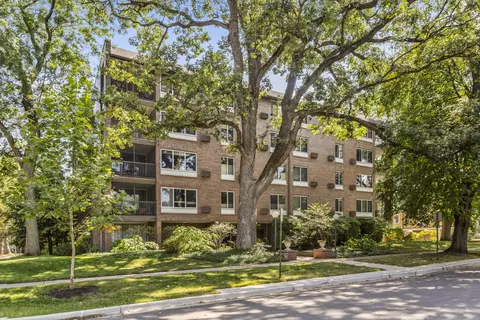 2324 Central St #4A, Evanston, IL 60201