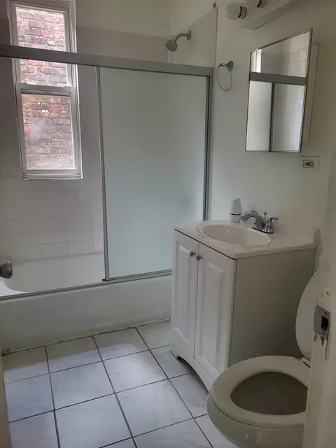 Bath - 5534 S Bishop St, Chicago, IL 60636 photo 1 of 1
