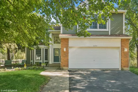 2242 Deerpath Dr, Elgin, IL 60123