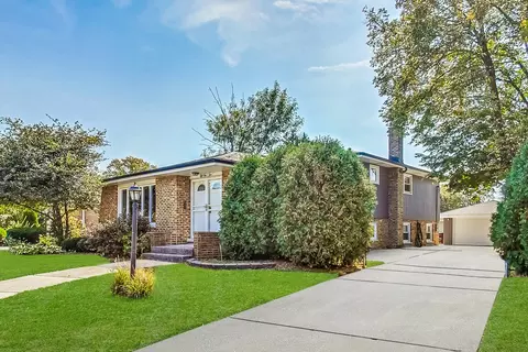 5105 W 105th Pl, Oak Lawn, IL 60453