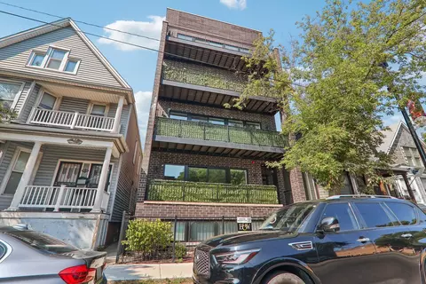 5042 N Western Ave #2, Chicago, IL 60625