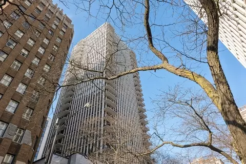 1230 N State Pkwy #14A, Chicago, IL 60610