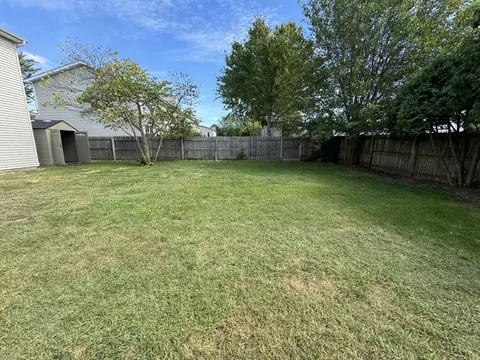 3127 Eagle Creek Dr, Bloomington, IL 61704 photo 5