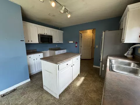 3127 Eagle Creek Dr, Bloomington, IL 61704 photo 7