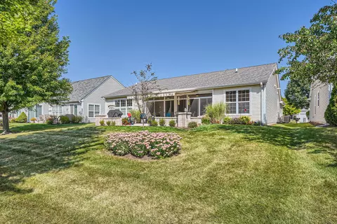 Exterior - 653 Tuscan View Dr, Elgin, IL 60124 photo 6 of 7