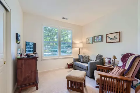 Bedroom - 653 Tuscan View Dr, Elgin, IL 60124 photo 3 of 4