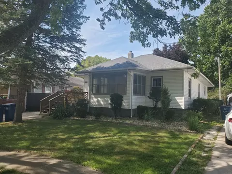 539 N 5th St, Watseka, IL 60970