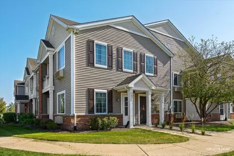 126 Bertram Dr #E, Yorkville, IL 60560