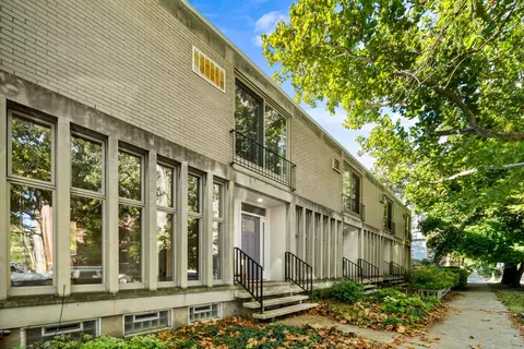 5462 S Blackstone Ave, Chicago, IL 60615