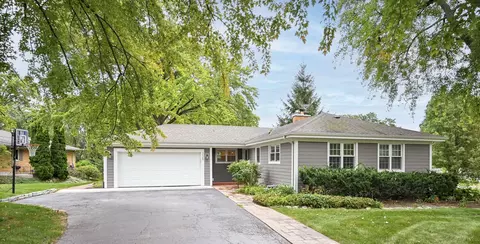 225 Scott Ave, Glen Ellyn, IL 60137