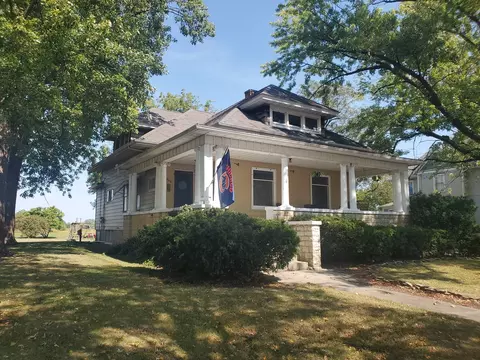 335 E Lincoln Ave, Onarga, IL 60955