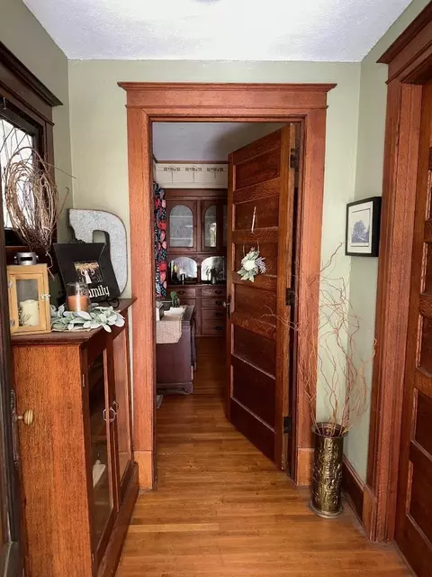 Entry Way - 335 E Lincoln Ave, Onarga, IL 60955 photo 2 of 3