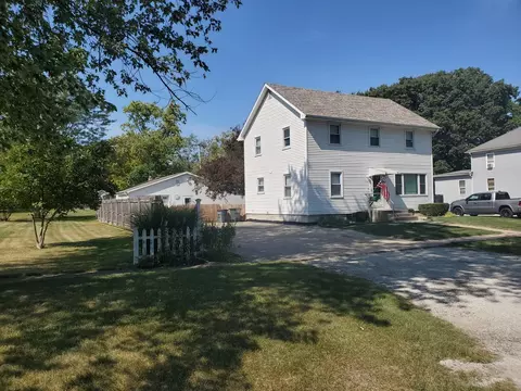 414 N Thomas St, Gilman, IL 60938