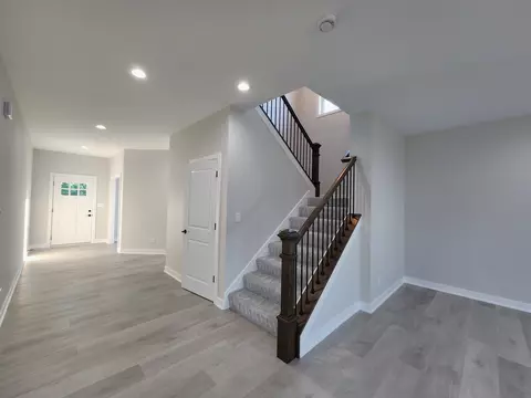 Entry Way - 3806 Marigold Dr, Elgin, IL 60124 photo 5 of 14