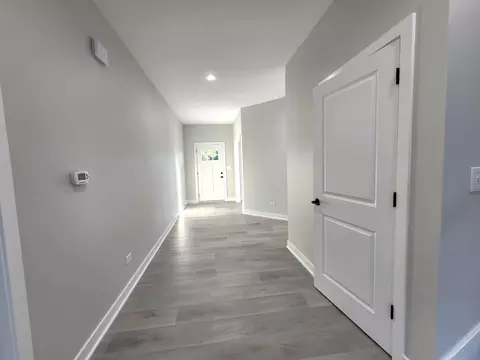 Entry Way - 3806 Marigold Dr, Elgin, IL 60124 photo 4 of 14
