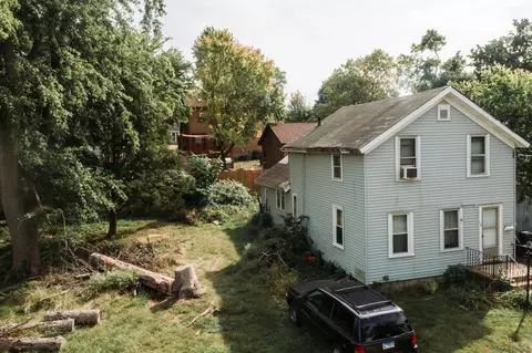 114 Cottage Ave, Carpentersville, IL 60110